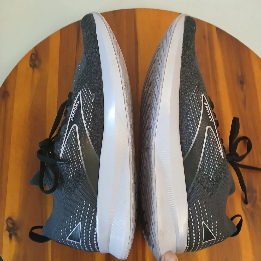 Brooks Levitate StealthFit 5 Womens 10.5 Grey Running Shoes Sneakers 1203591B056